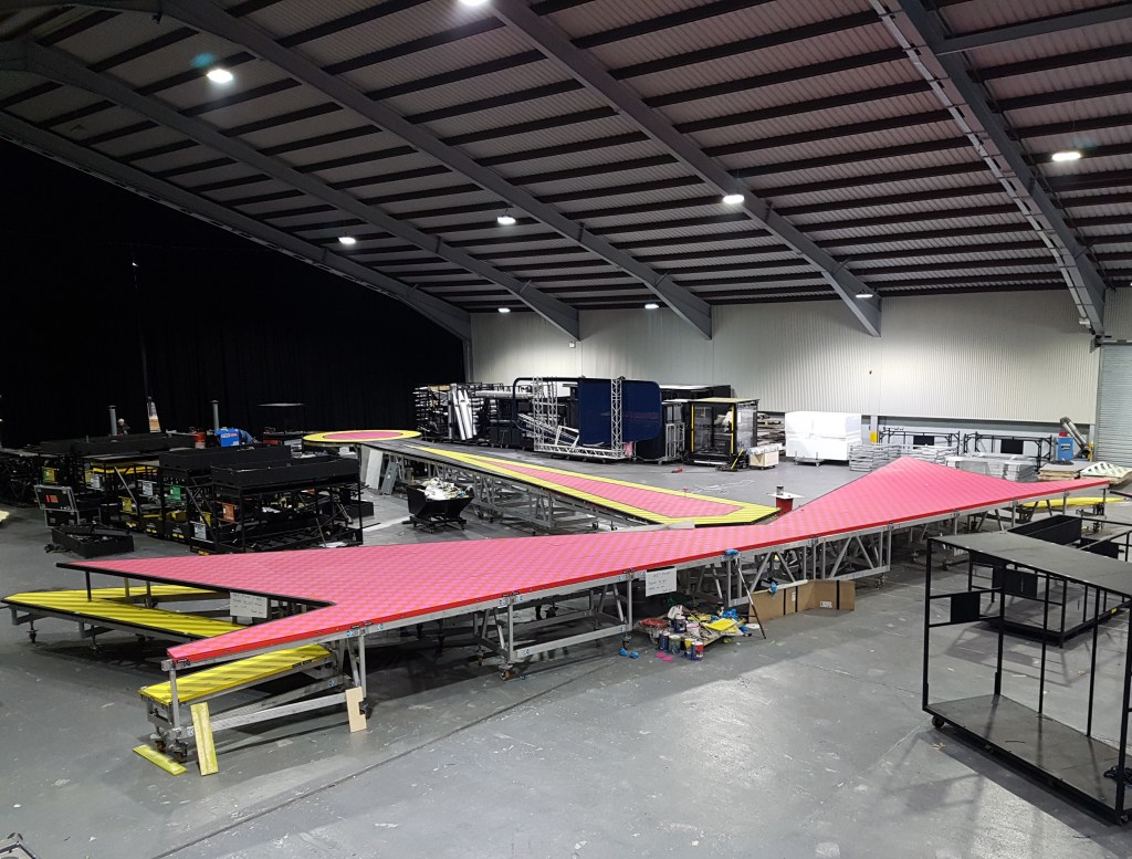 Robbie Williams floor, Lead painter 2017