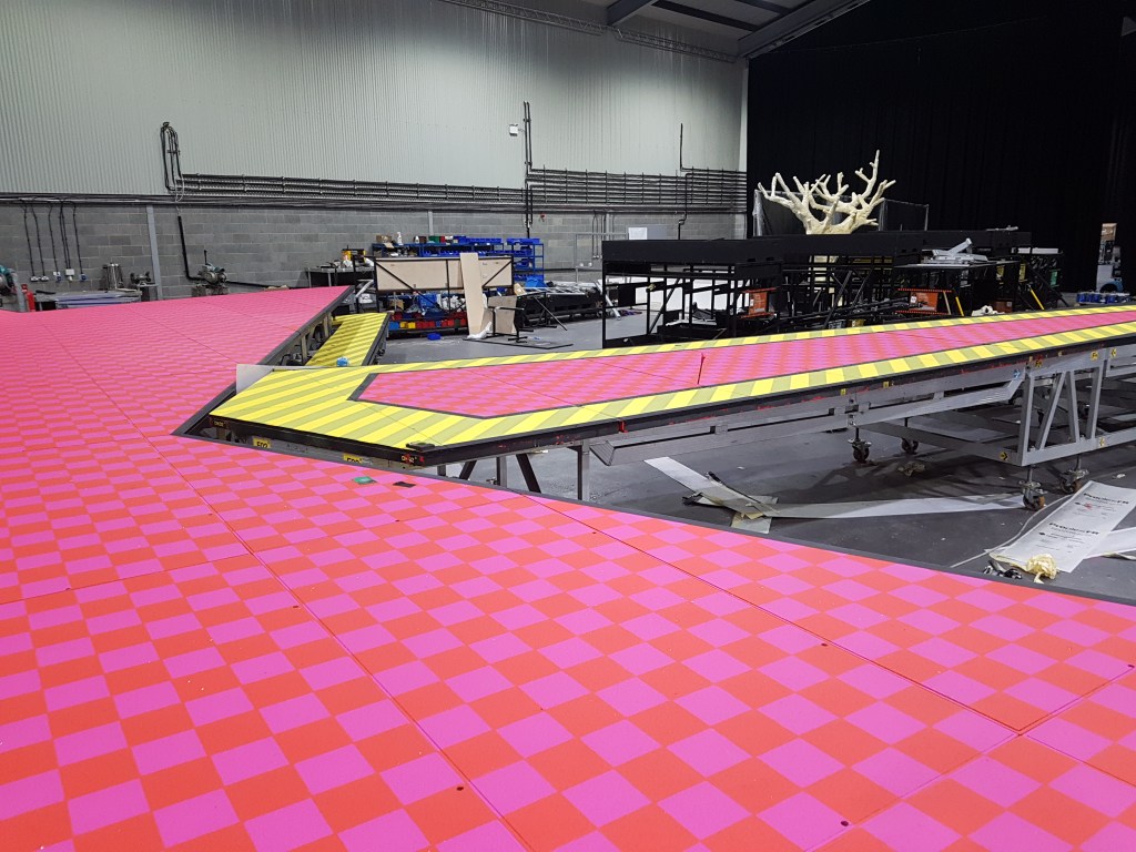 Robbie Williams floor, Lead painter 2017