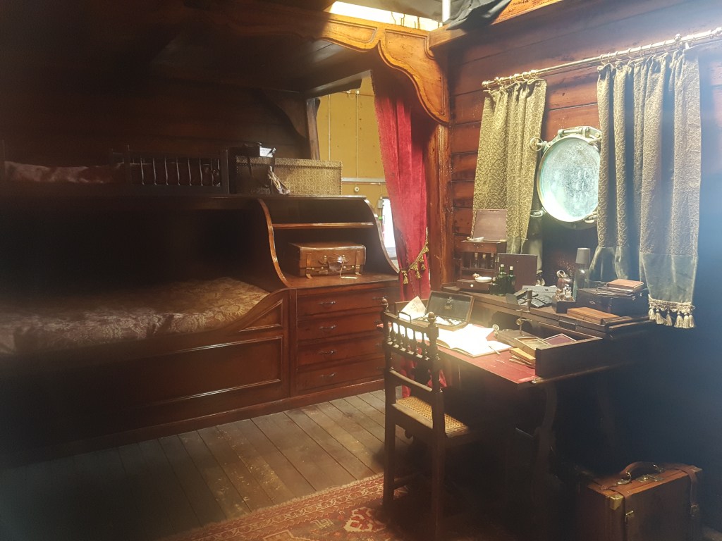 Dracula BBC-Netflix series, the Demeter ship, wood effect, 2019 5.