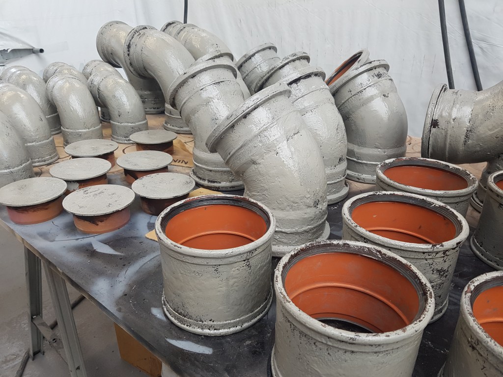 Men in Black International, prop painting, 2019