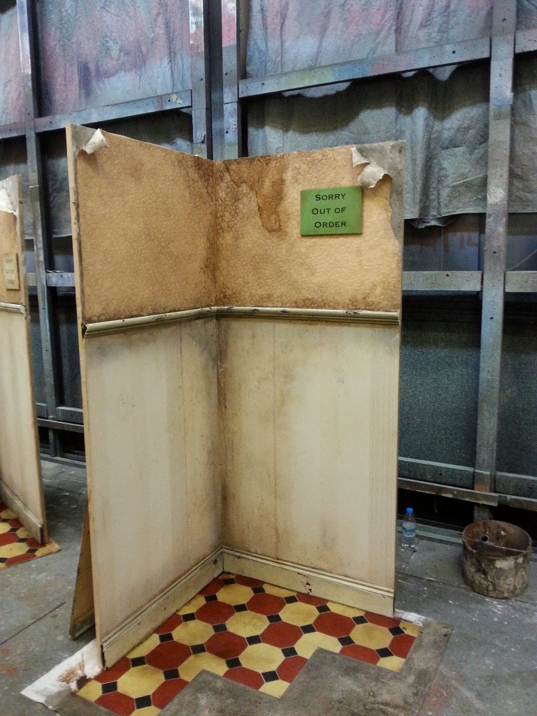 Wall paper, aging effect